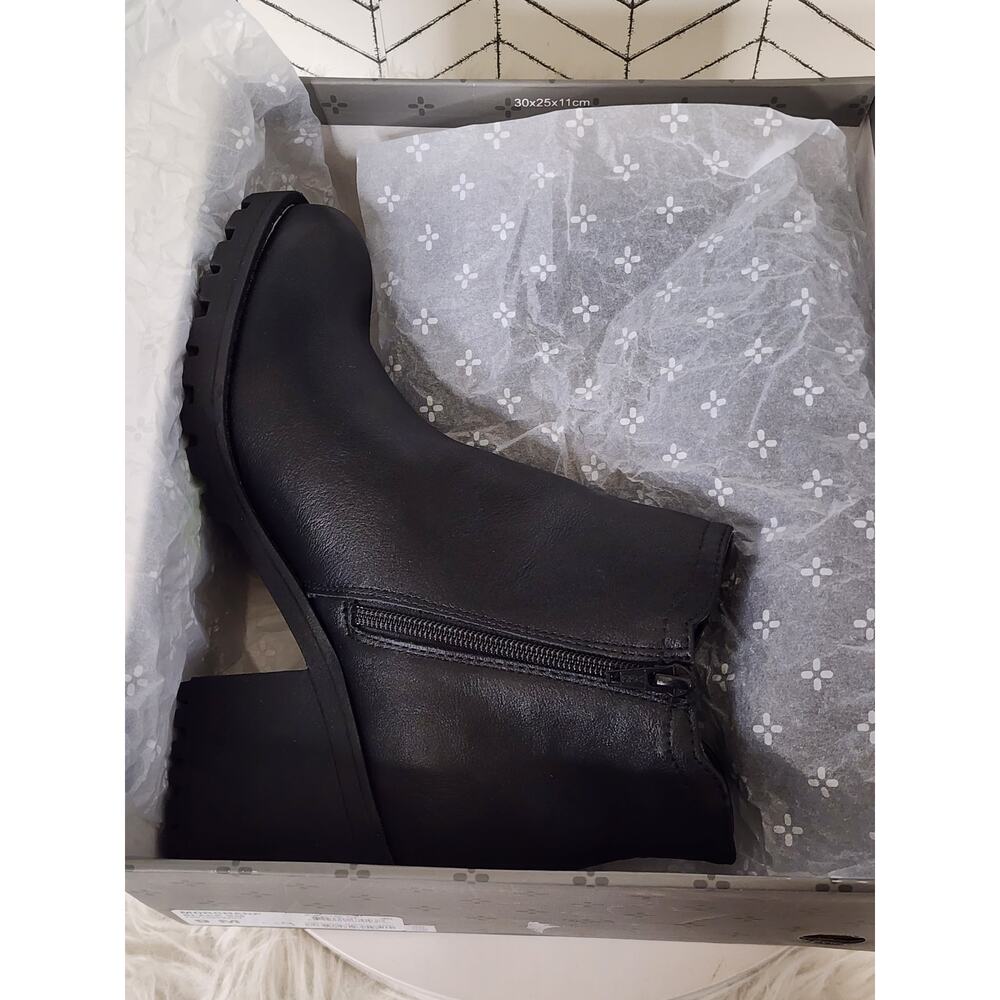 Sun + Stone Morghan Women’s Chelsea Booties Lug Sole Block Heel Ankle Zip Boots - Picture 5 of 8